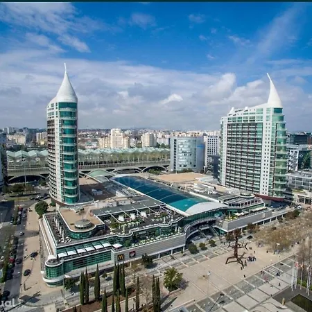 Perto Aeroporto 3 Privatunterkunft Lissabon